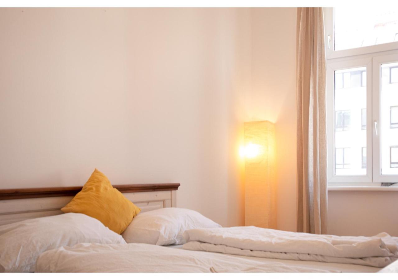 Cheerful 2Br Apartment - Suitable For Longstays Bécs Kültér fotó