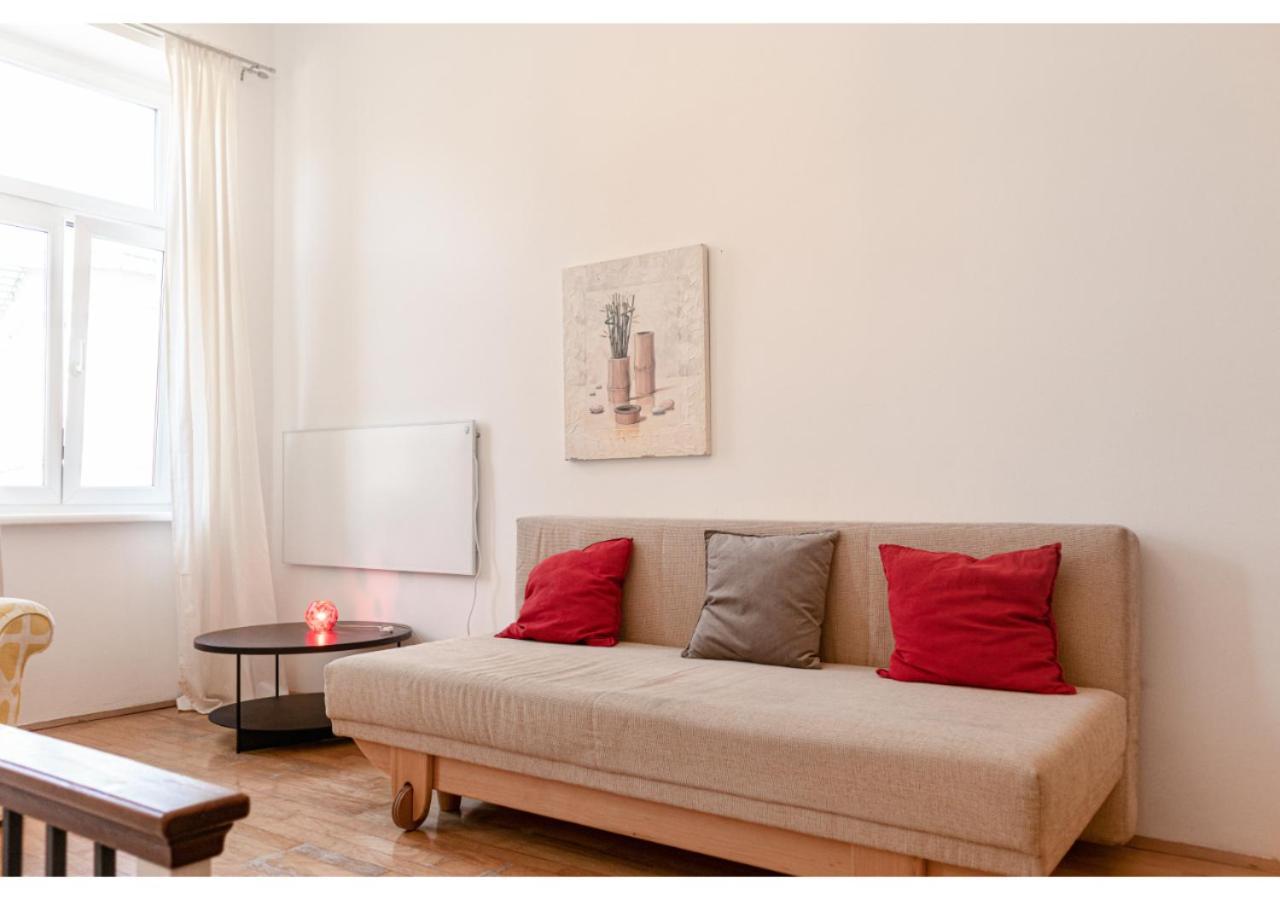 Cheerful 2Br Apartment - Suitable For Longstays Bécs Kültér fotó