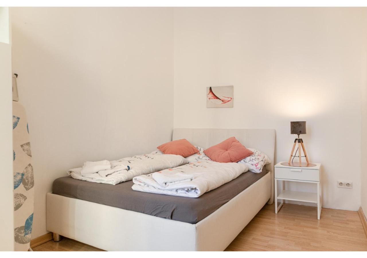 Cheerful 2Br Apartment - Suitable For Longstays Bécs Kültér fotó