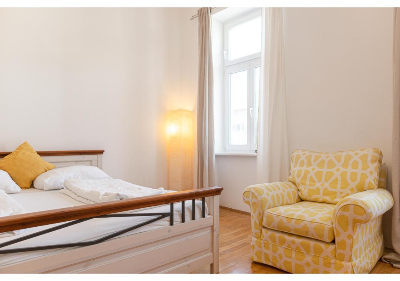 Cheerful 2Br Apartment - Suitable For Longstays Bécs Kültér fotó